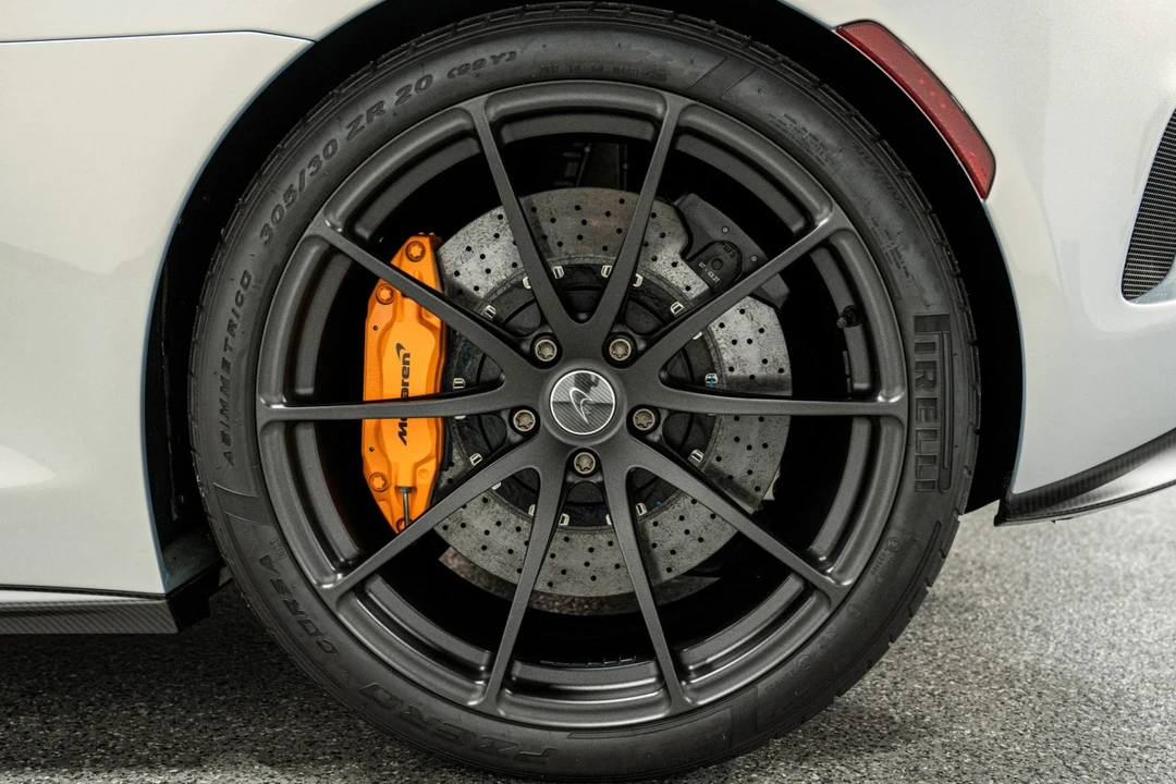 2016 McLaren 675LT Spider - Image 10 of 21
