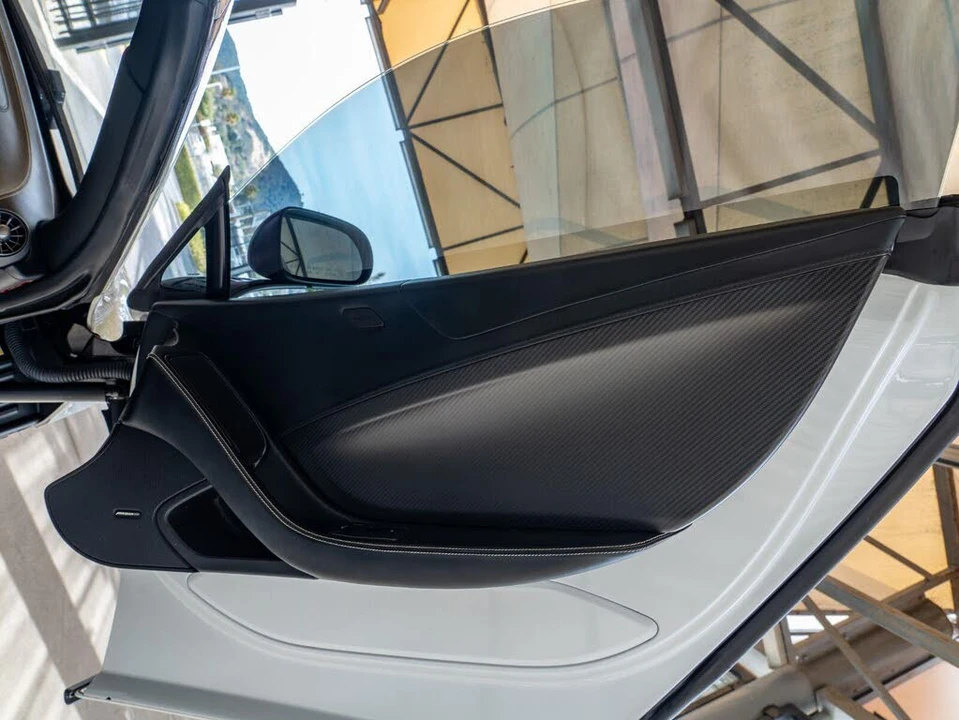 2016 McLaren 675LT Spider - Image 20 of 27