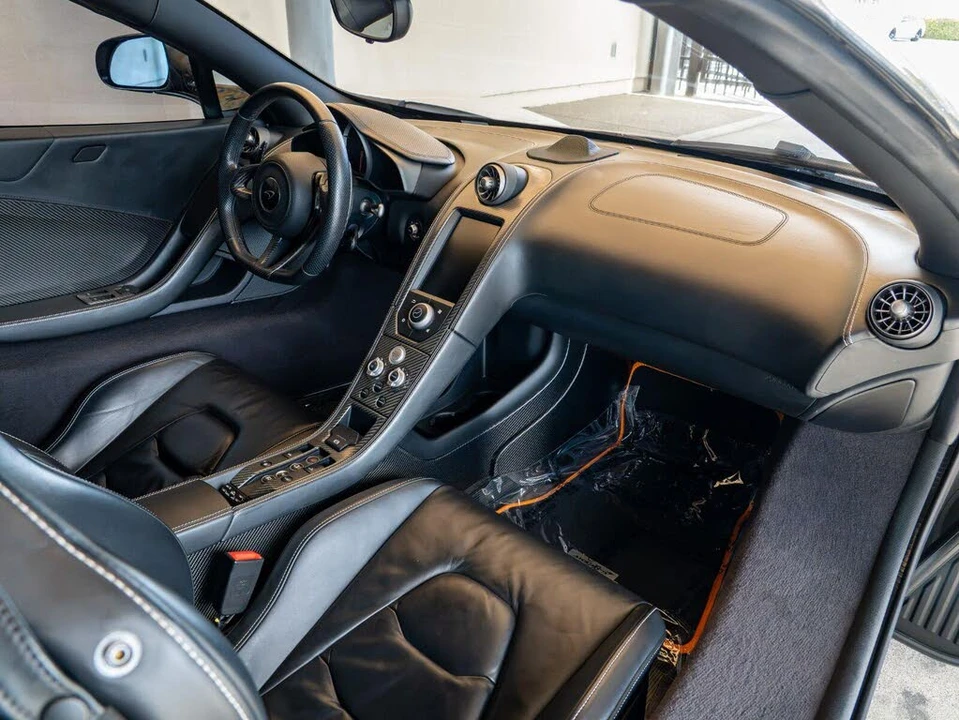 2016 McLaren 675LT Spider - Image 21 of 27