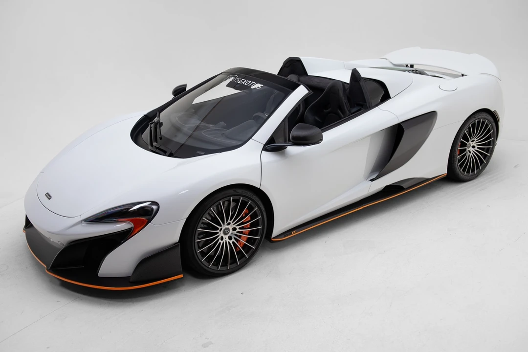 2016 McLaren 675LT Spider - Image 10 of 21