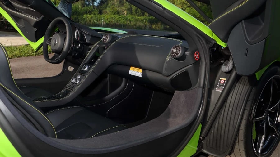2016 McLaren 675LT Spider - Image 5 of 20