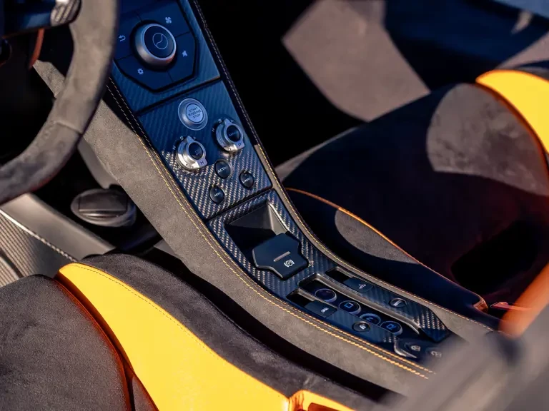 2016 McLaren 675LT Spider - Image 22 of 31