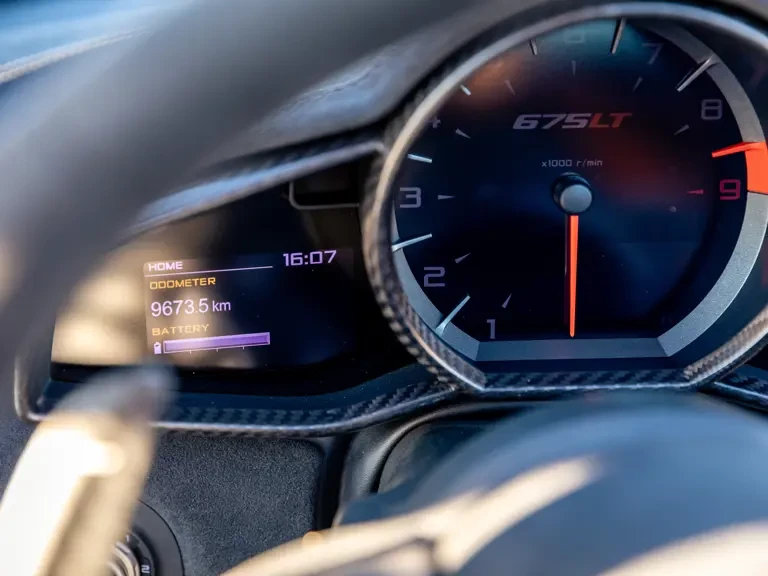 2016 McLaren 675LT Spider - Image 11 of 31