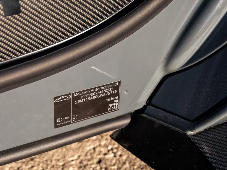 2016 McLaren 675LT Spider - Image 17 of 31