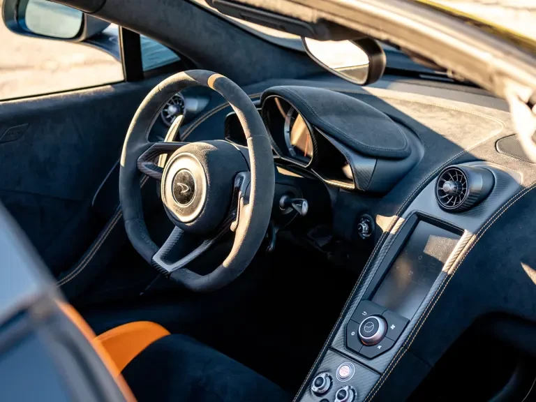 2016 McLaren 675LT Spider - Image 13 of 31