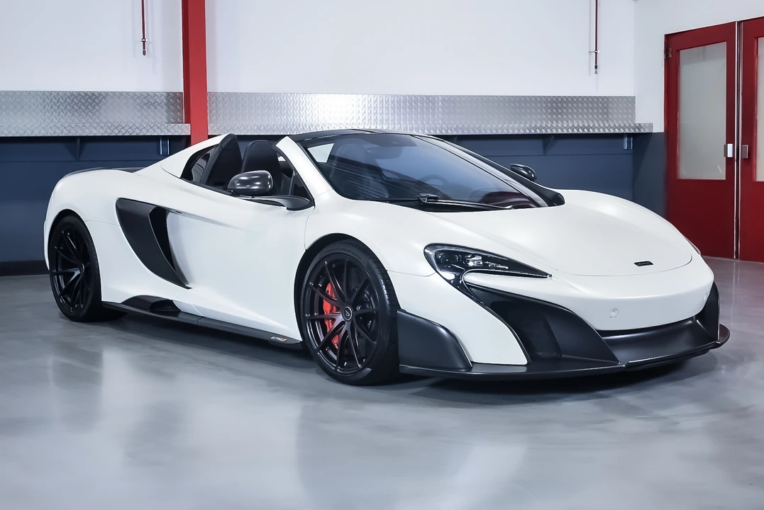 2016 McLaren 675LT Spider - Image 2 of 31