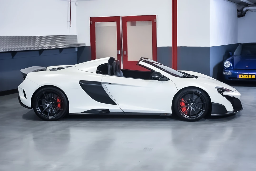 2016 McLaren 675LT Spider - Image 6 of 31