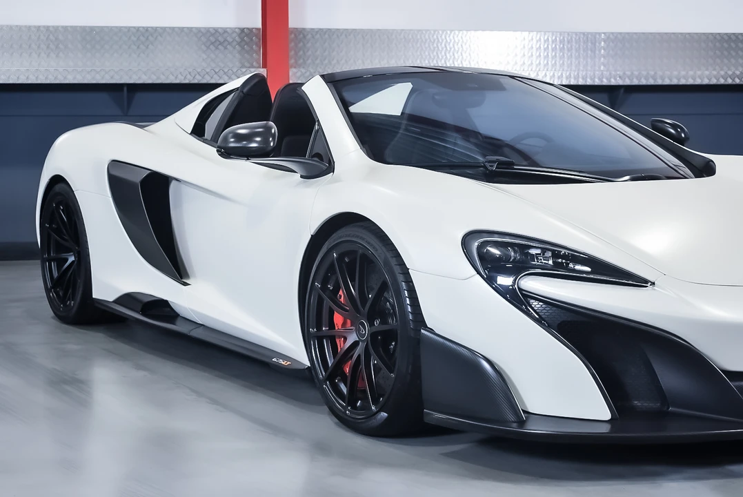 2016 McLaren 675LT Spider - Image 20 of 31
