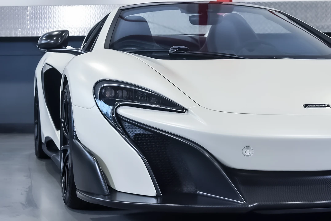 2016 McLaren 675LT Spider - Image 23 of 31