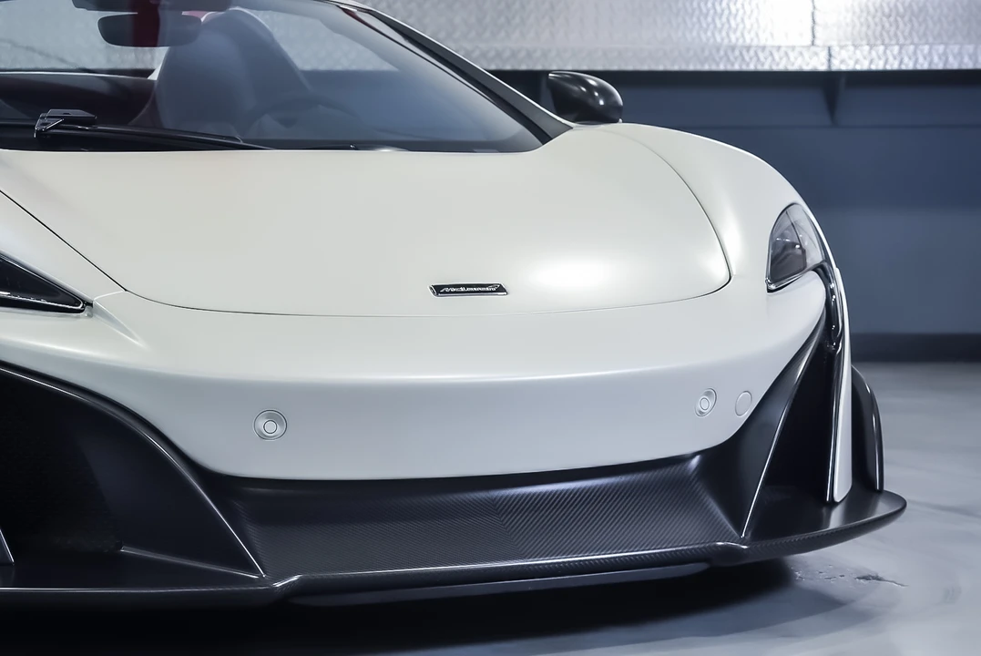 2016 McLaren 675LT Spider - Image 24 of 31