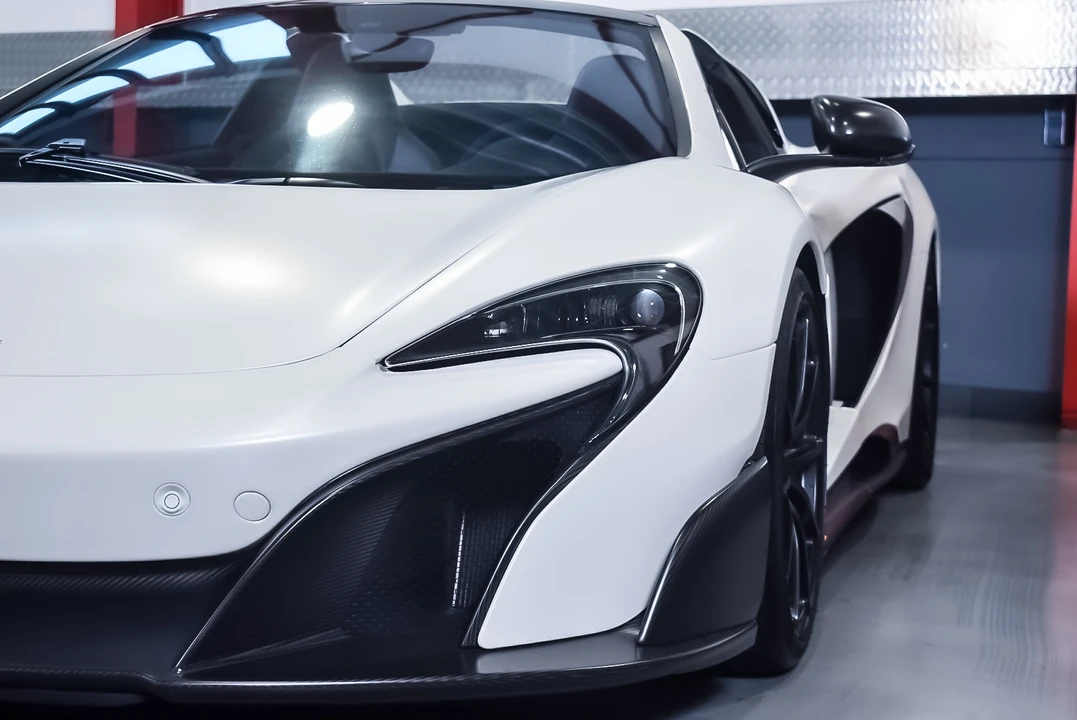 2016 McLaren 675LT Spider - Image 27 of 31