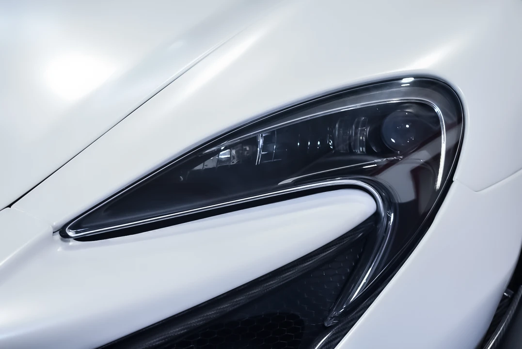 2016 McLaren 675LT Spider - Image 29 of 31