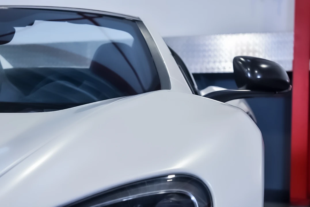 2016 McLaren 675LT Spider - Image 30 of 31