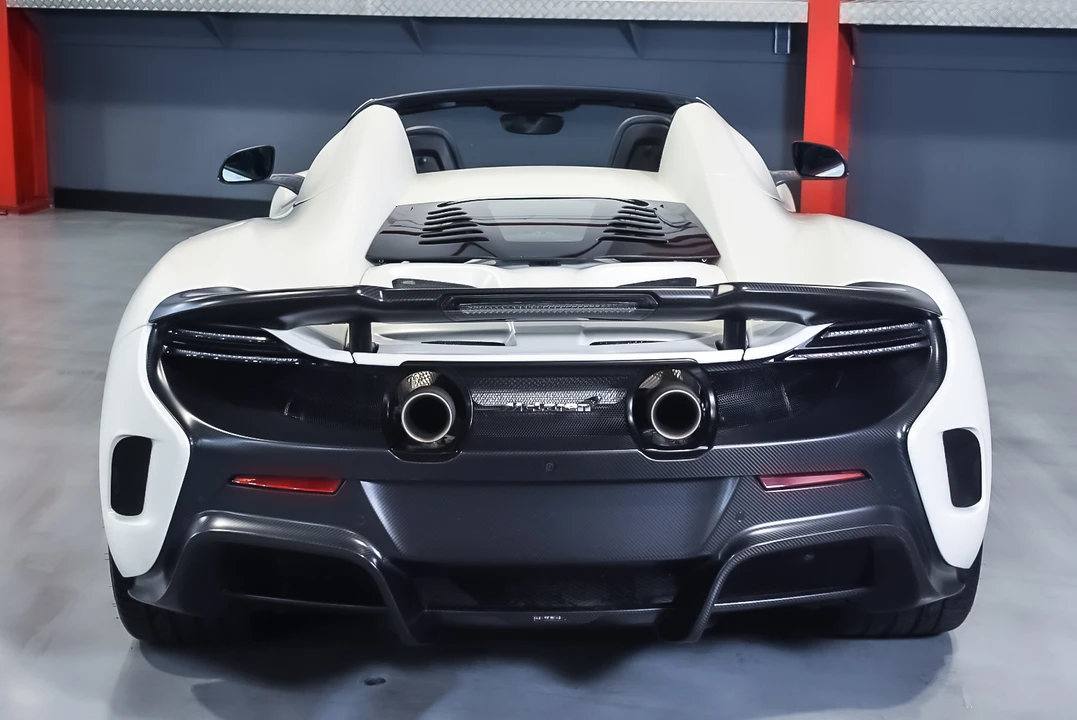 2016 McLaren 675LT Spider - Image 7 of 31