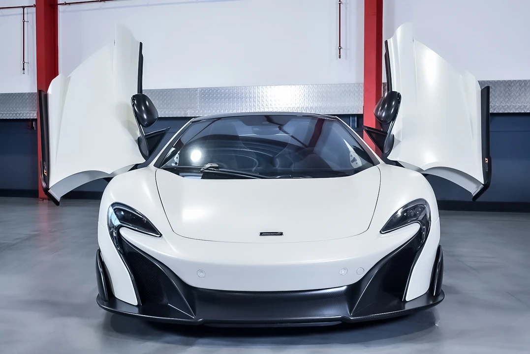 2016 McLaren 675LT Spider - Image 11 of 31