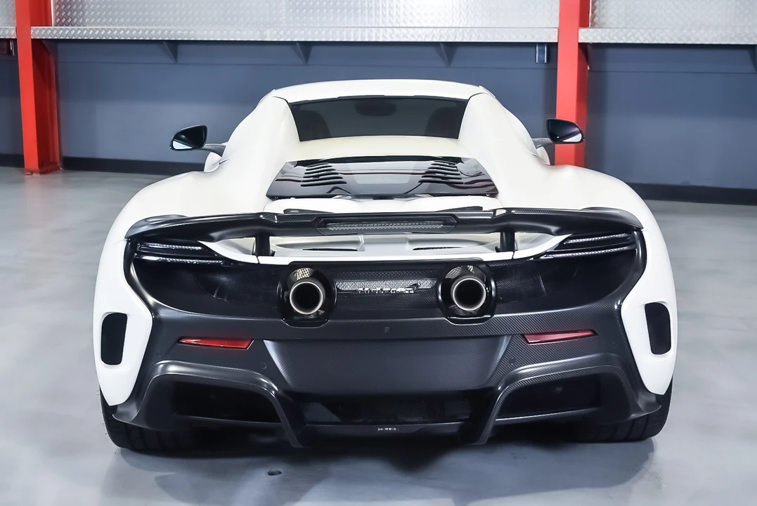 2016 McLaren 675LT Spider - Image 13 of 31