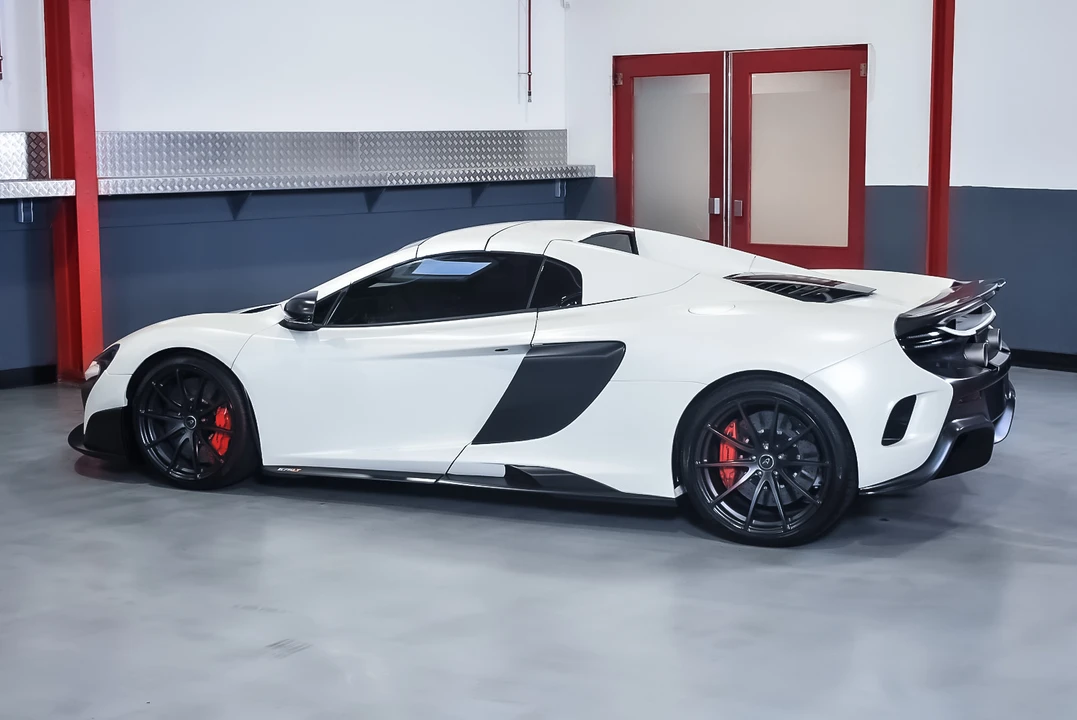 2016 McLaren 675LT Spider - Image 15 of 31