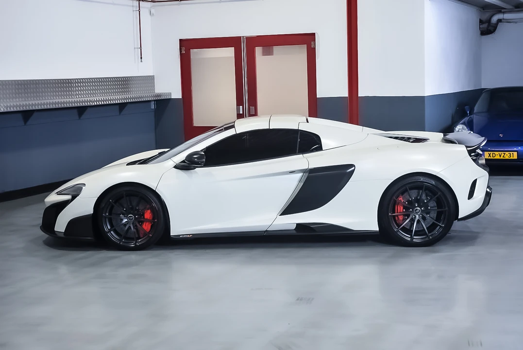 2016 McLaren 675LT Spider - Image 16 of 31