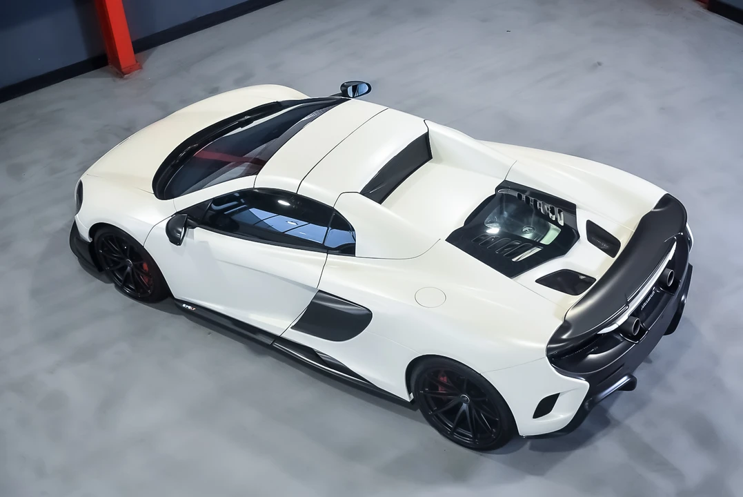 2016 McLaren 675LT Spider - Image 17 of 31
