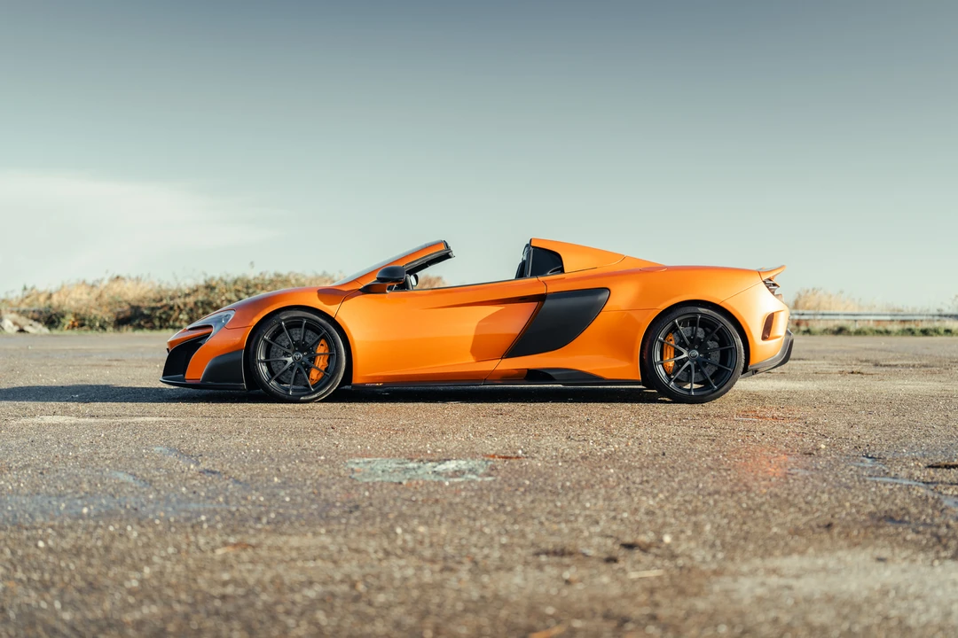 2016 McLaren 675LT Spider - Image 7 of 21