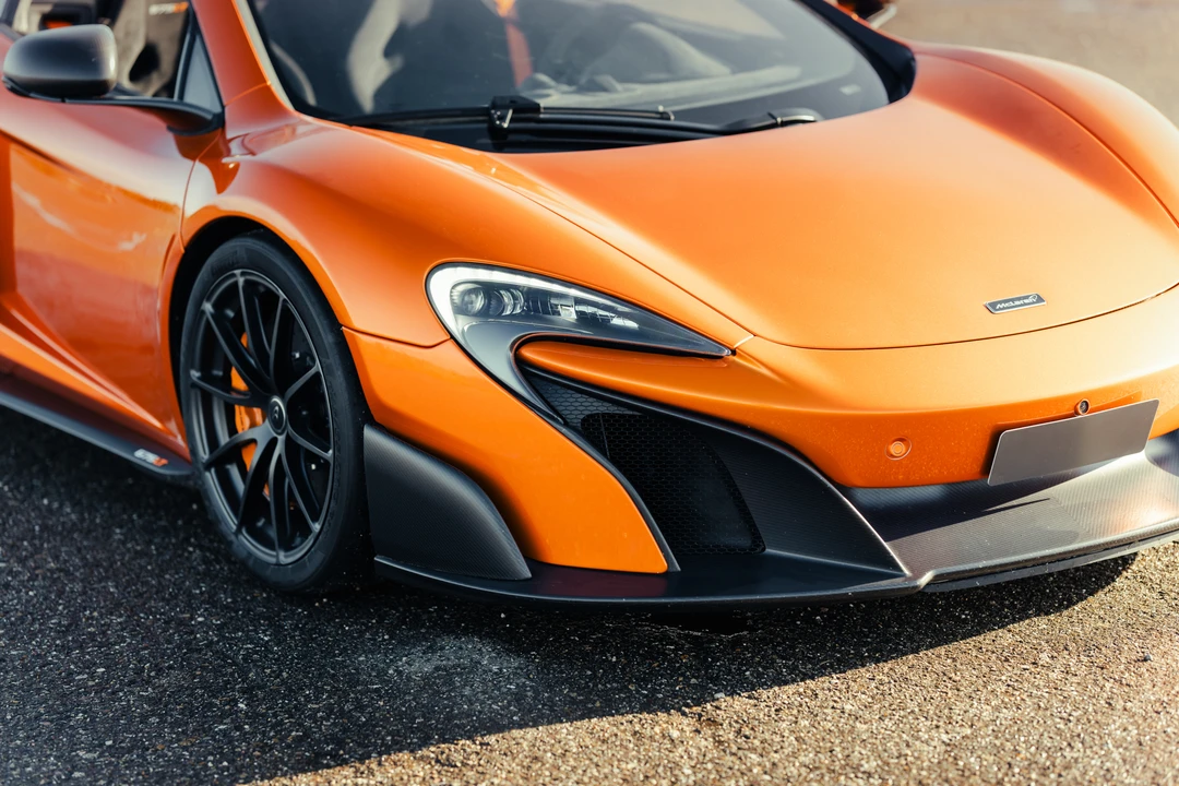 2016 McLaren 675LT Spider - Image 19 of 21
