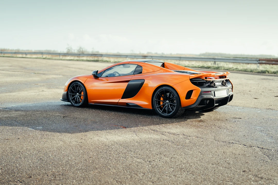 2016 McLaren 675LT Spider - Image 6 of 21