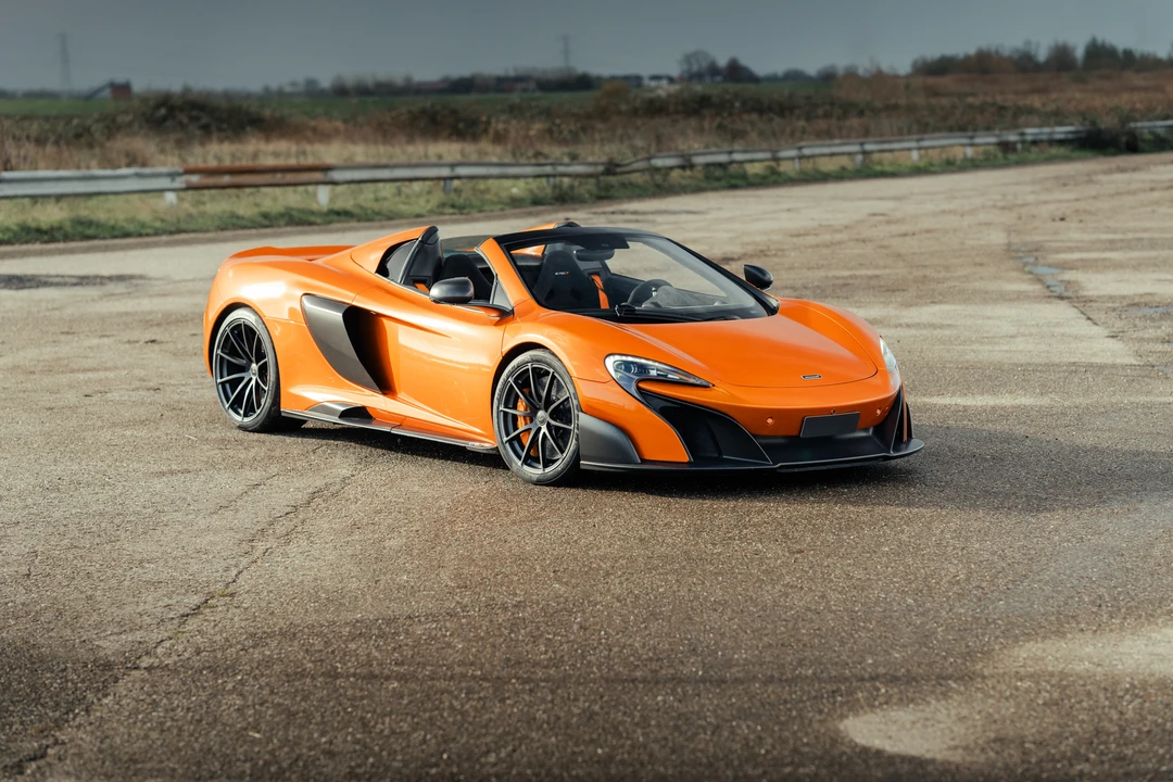 2016 McLaren 675LT Spider - Image 10 of 21