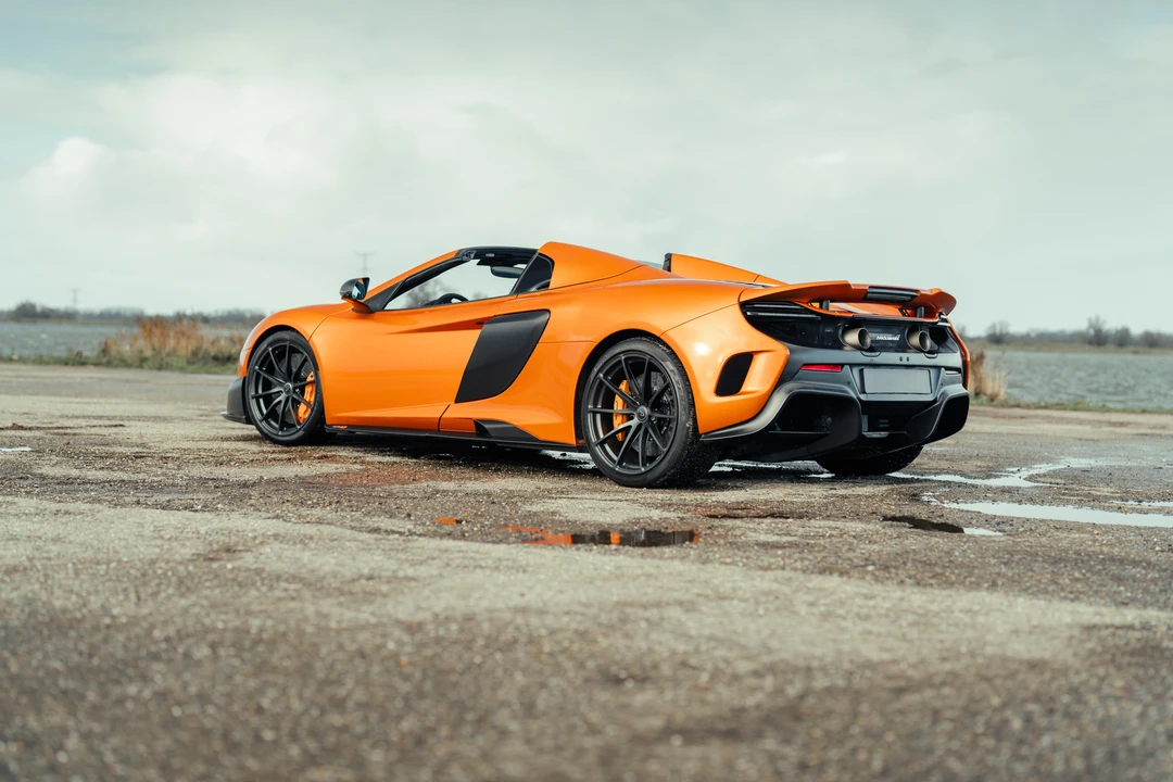 2016 McLaren 675LT Spider - Image 14 of 21