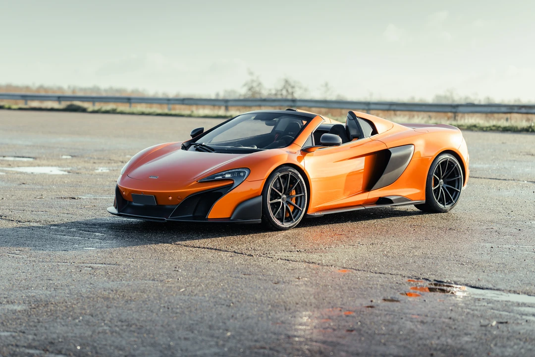 2016 McLaren 675LT Spider - Image 8 of 21