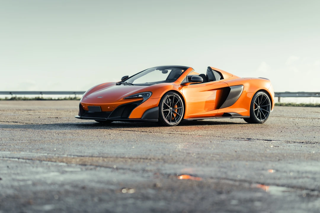 2016 McLaren 675LT Spider - Image 16 of 21