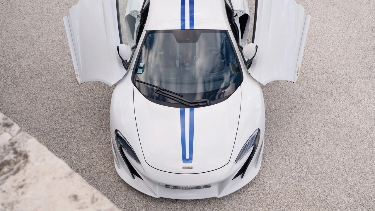 2016 McLaren 675LT Coupe - Image 22 of 31