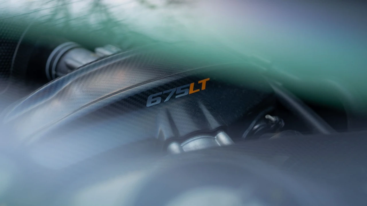 2016 McLaren 675LT Coupe - Image 12 of 31