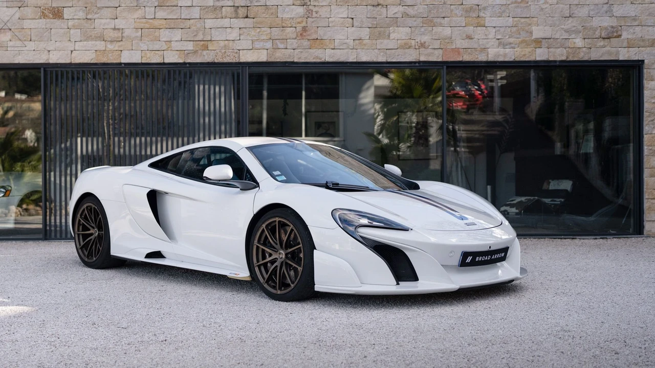 2016 McLaren 675LT Coupe - Image 10 of 31