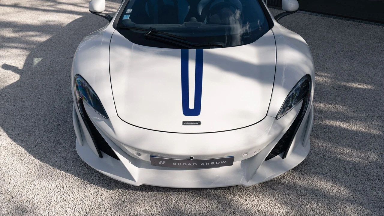 2016 McLaren 675LT Coupe - Image 14 of 31