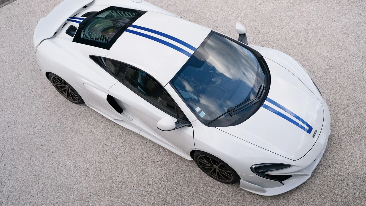 2016 McLaren 675LT Coupe - Image 23 of 31
