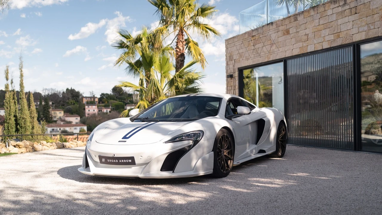 2016 McLaren 675LT Coupe - Image 17 of 31
