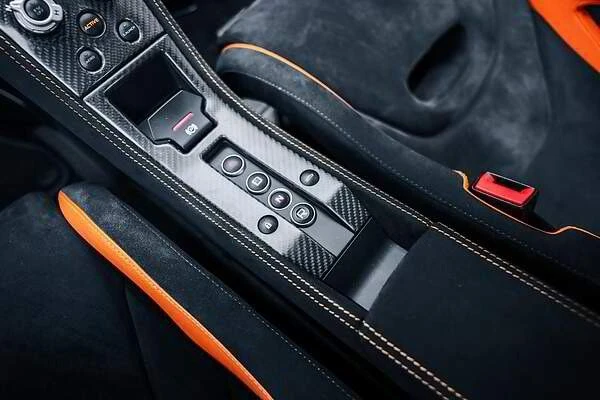 2016 McLaren 675LT Coupe - Image 17 of 17
