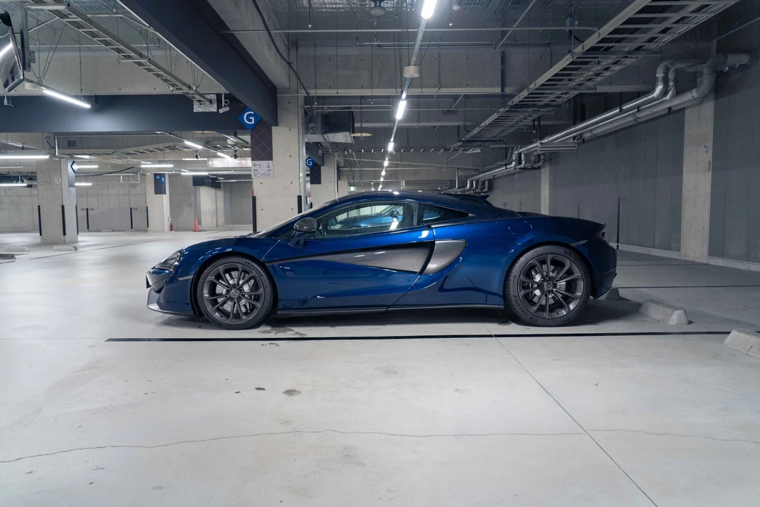 2016 McLaren 570S - Image 4 of 31