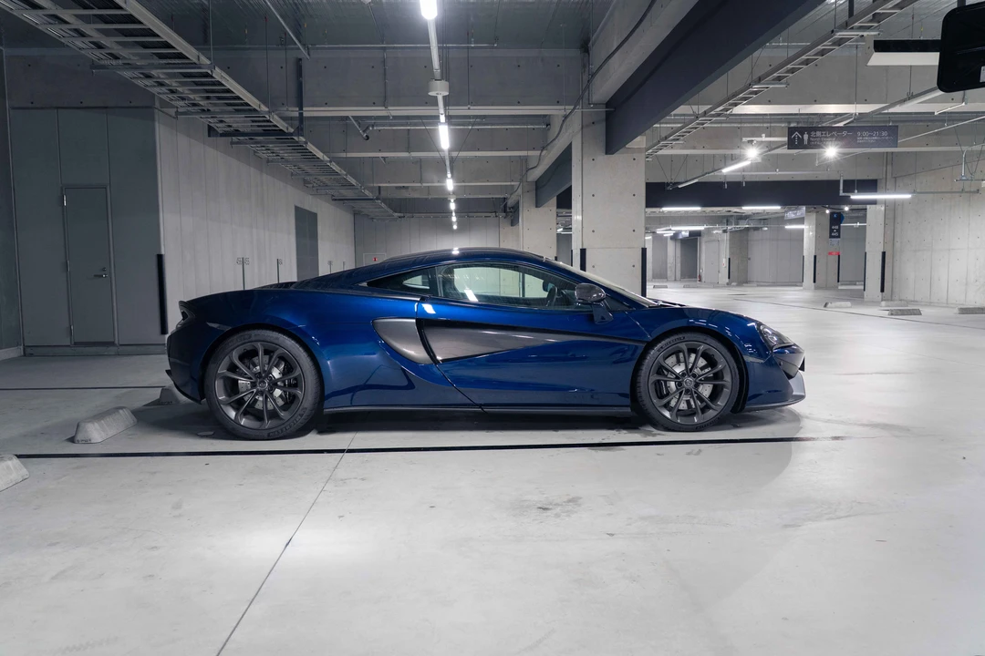 2016 McLaren 570S - Image 8 of 31