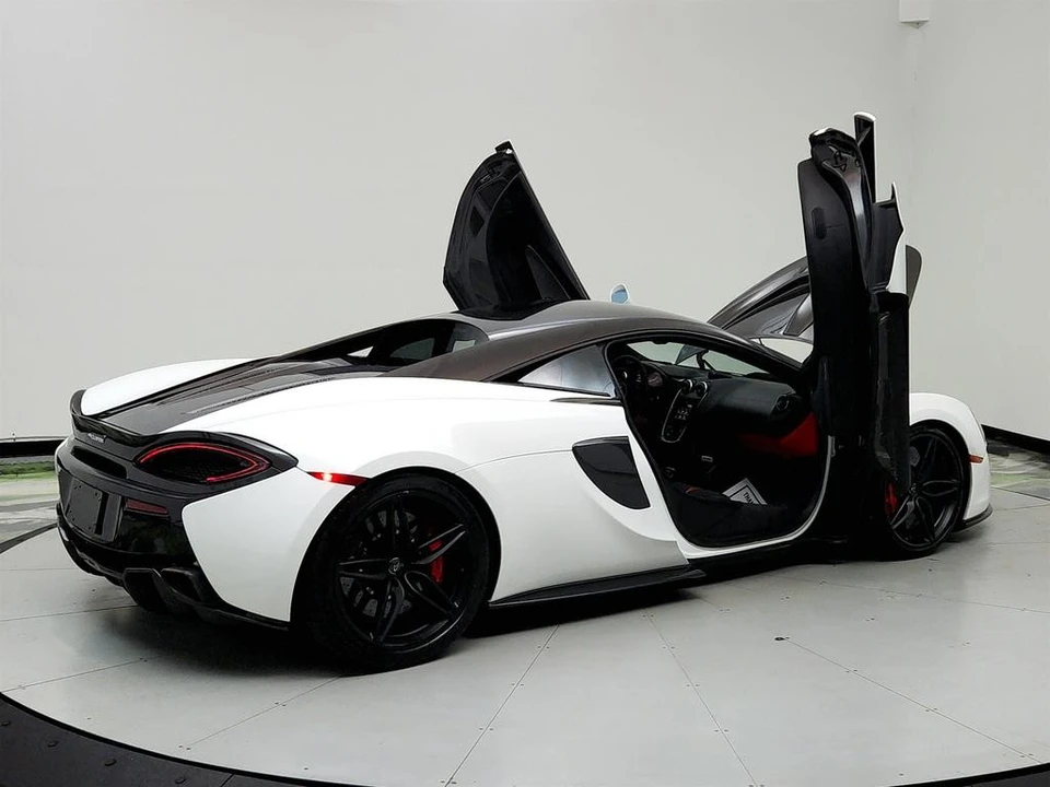 2016 McLaren 570S - Image 11 of 12