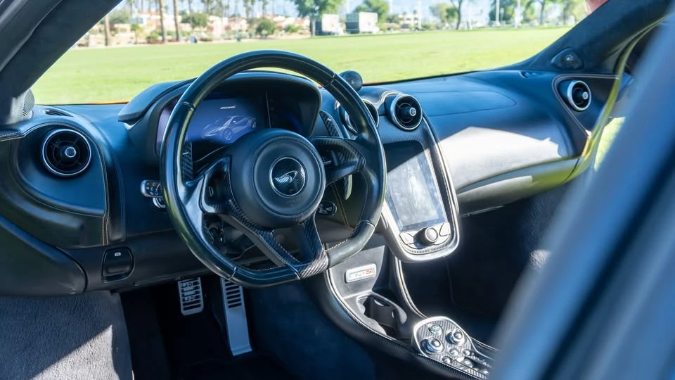 2016 McLaren 570S - Image 16 of 19