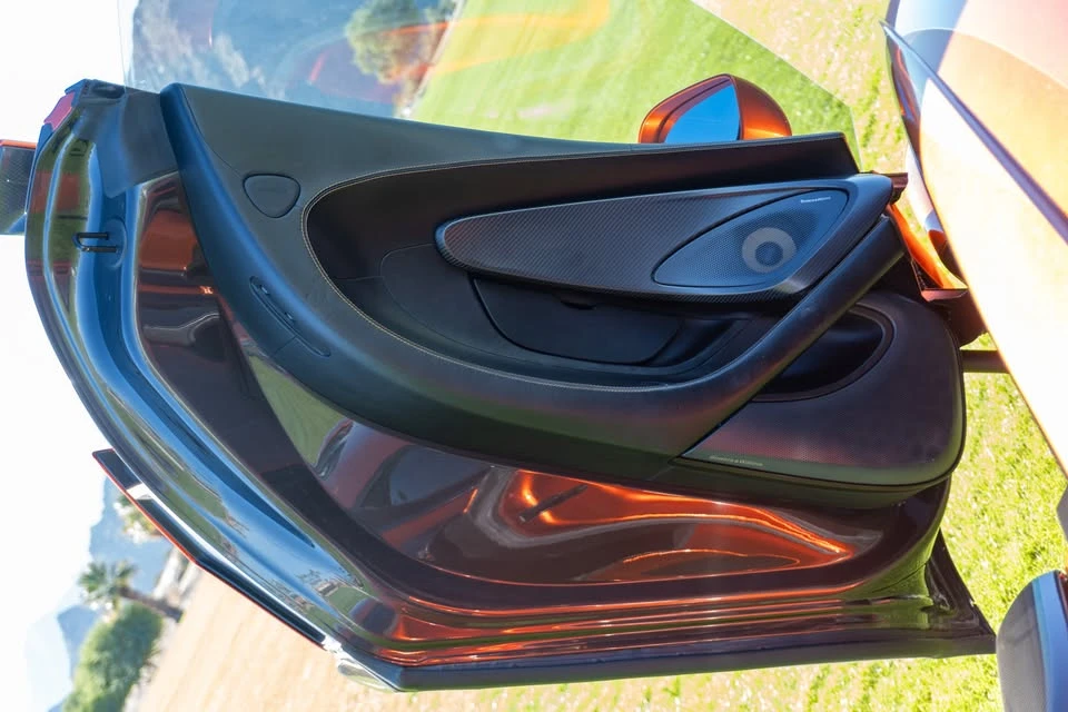 2016 McLaren 570S - Image 8 of 19