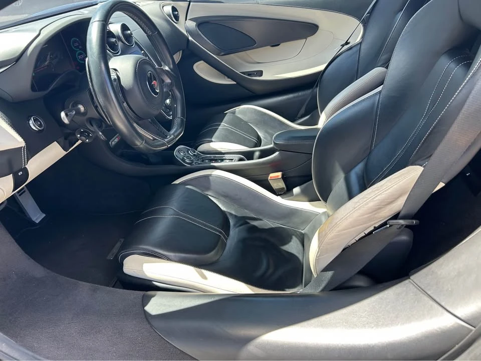 2016 McLaren 570 - Image 19 of 20