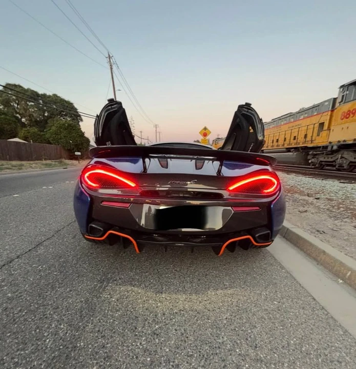 2016 McLaren 570S - Image 12 of 12