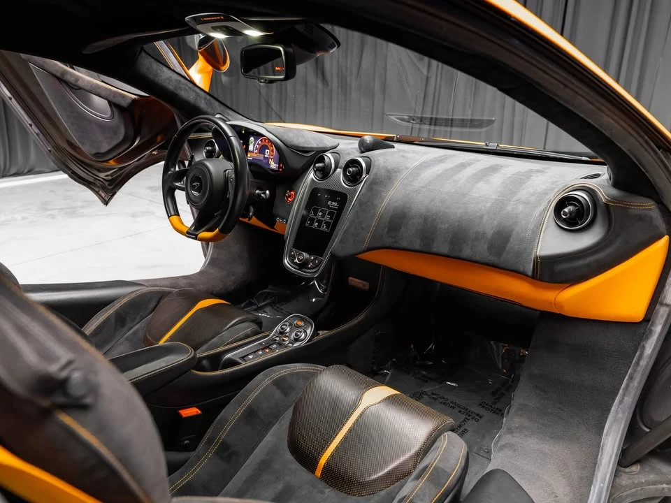 2016 McLaren 570S - Image 16 of 17