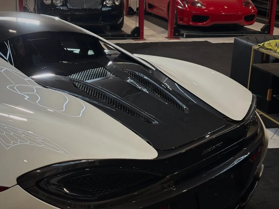2016 McLaren 570S - Image 8 of 18