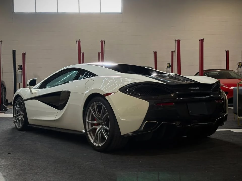 2016 McLaren 570S - Image 7 of 18
