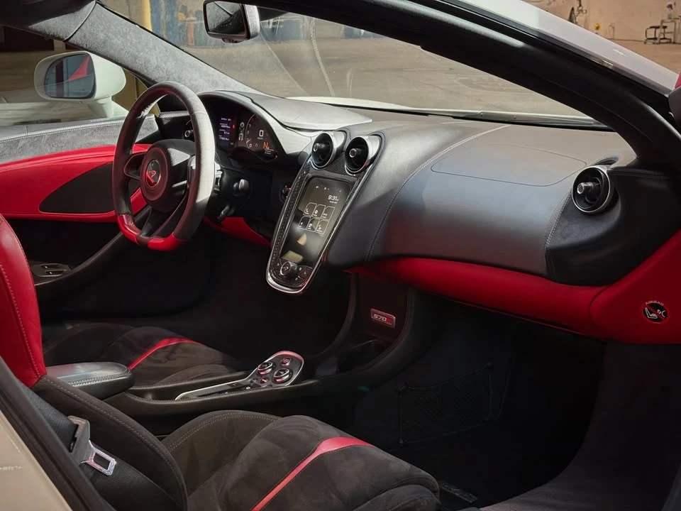 2016 McLaren 570S - Image 13 of 18
