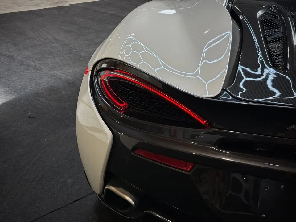 2016 McLaren 570S - Image 10 of 18