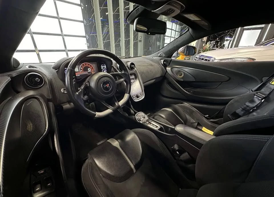 2016 McLaren 570S - Image 8 of 15